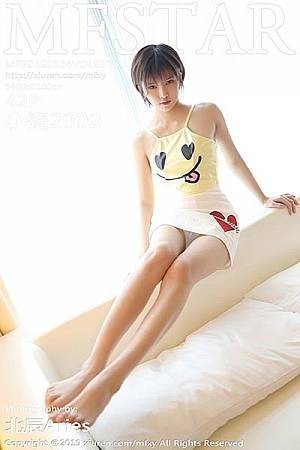 [MFStar模范学院]Vol.178_嫩模小姿2002私房卡通吊带内衣半脱秀白嫩翘臀诱惑写真42P