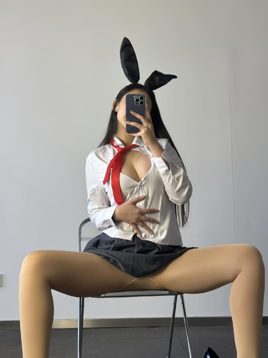 【微-密】美邵女Baby-兔女郎学姐性感肉丝[40P1V-484MB]