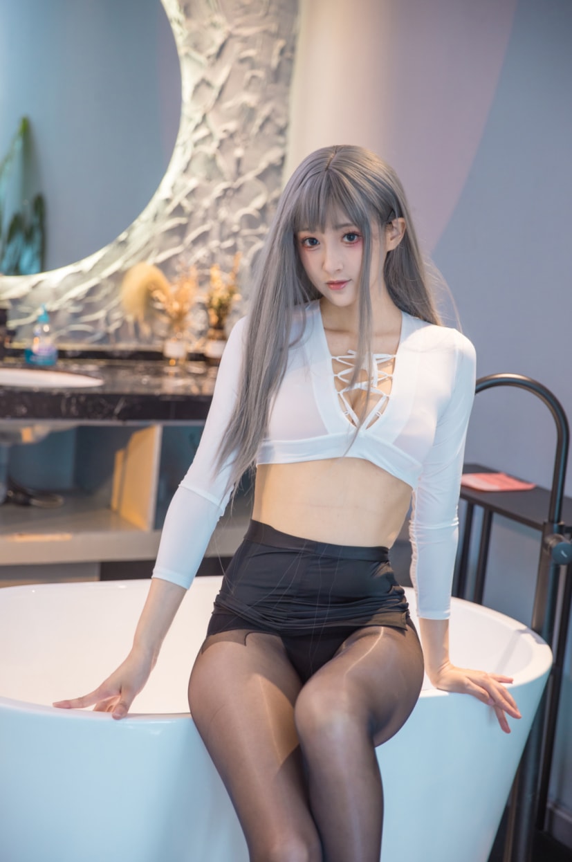 冬马路纱- 浴缸湿身黑丝[23P-410MB]