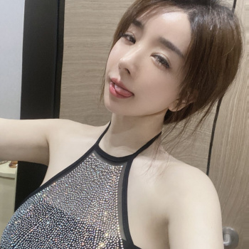 【永久专享】秀人网【雨儿酱】高价千元自购稀缺珍藏佳品，极品大奶清晰揉奶定制，性感女神